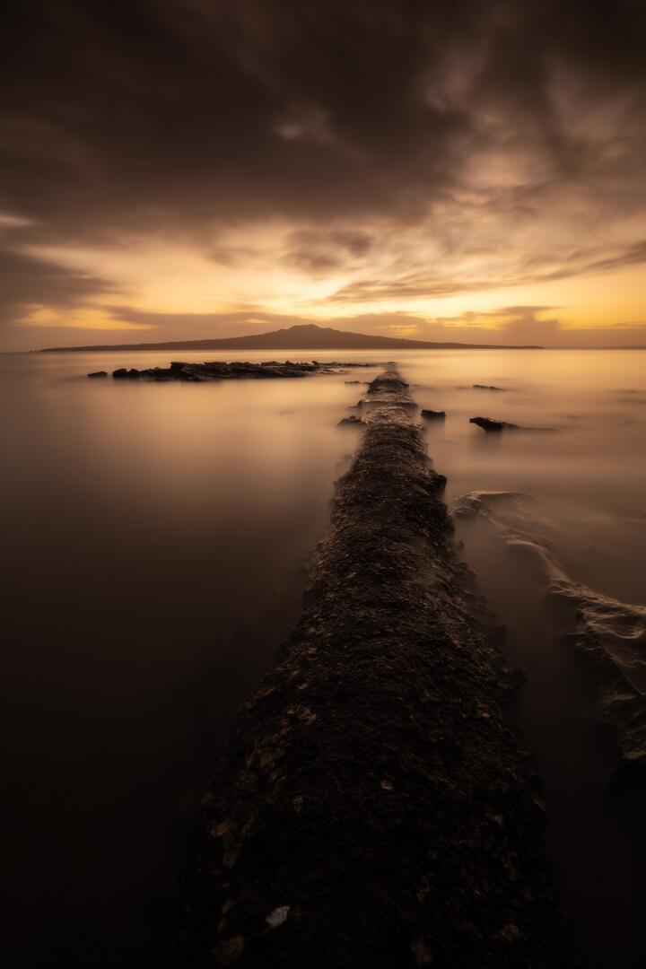 Leading Line